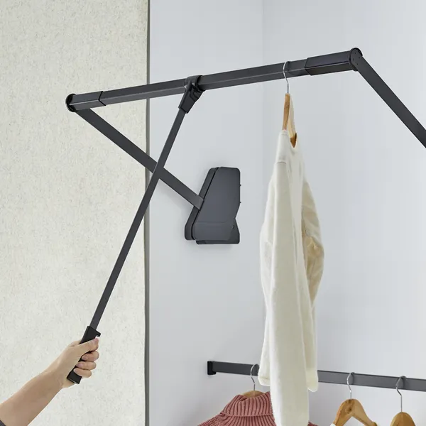 Garderobelift Kesseböhmer Conero 12kg Svart