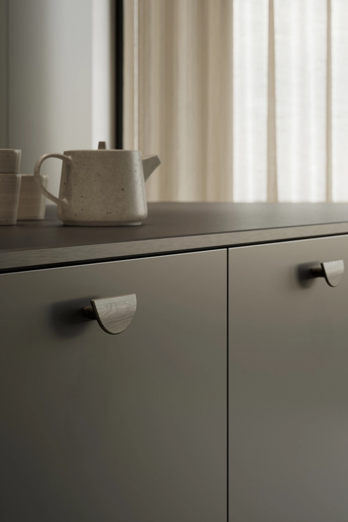 Håndtak 1042 Furnipart Horizon c/c32mm Mørk Brun Eik