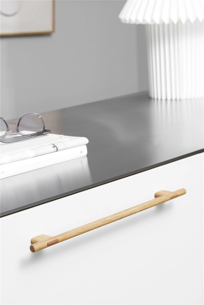 Håndtak 1032 Furnipart Join i Lakkert Eik - Flere Lengder