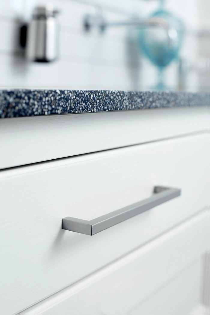 Håndtak 4358 Furnipart Square 128mm - Flere Farger