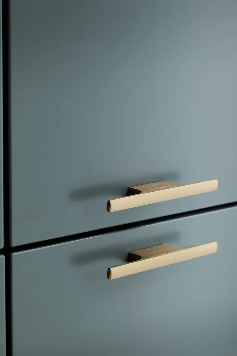 Knott 4463 Furnipart Tau 32mm Børstet messing 