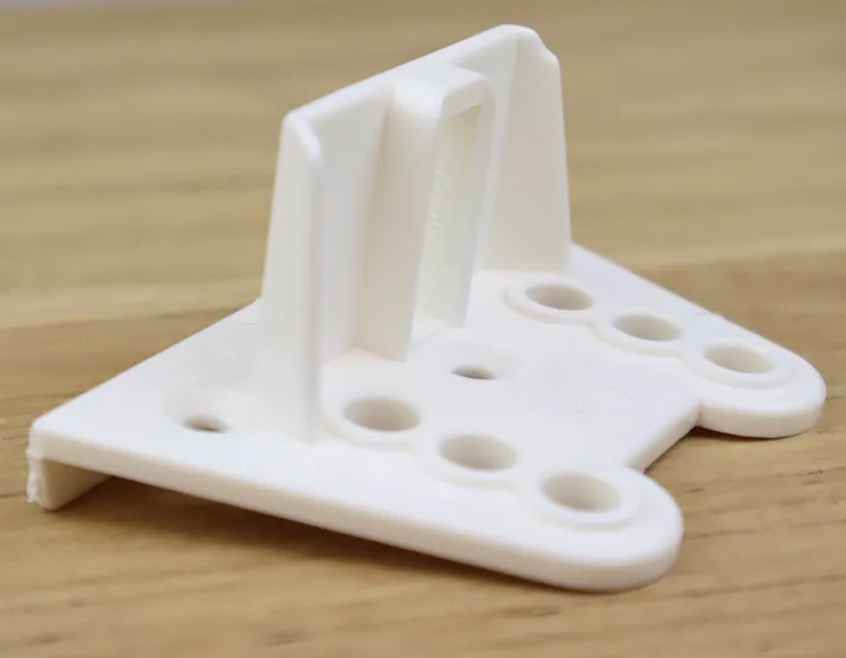 Blindfeltbeslag justerbart høyde/side tredelt hvit